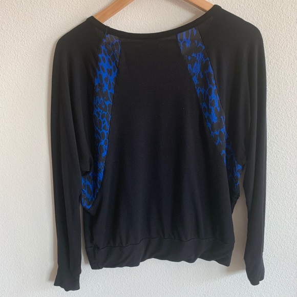 Bobeau Animal Print Top - Picture 2 of 5